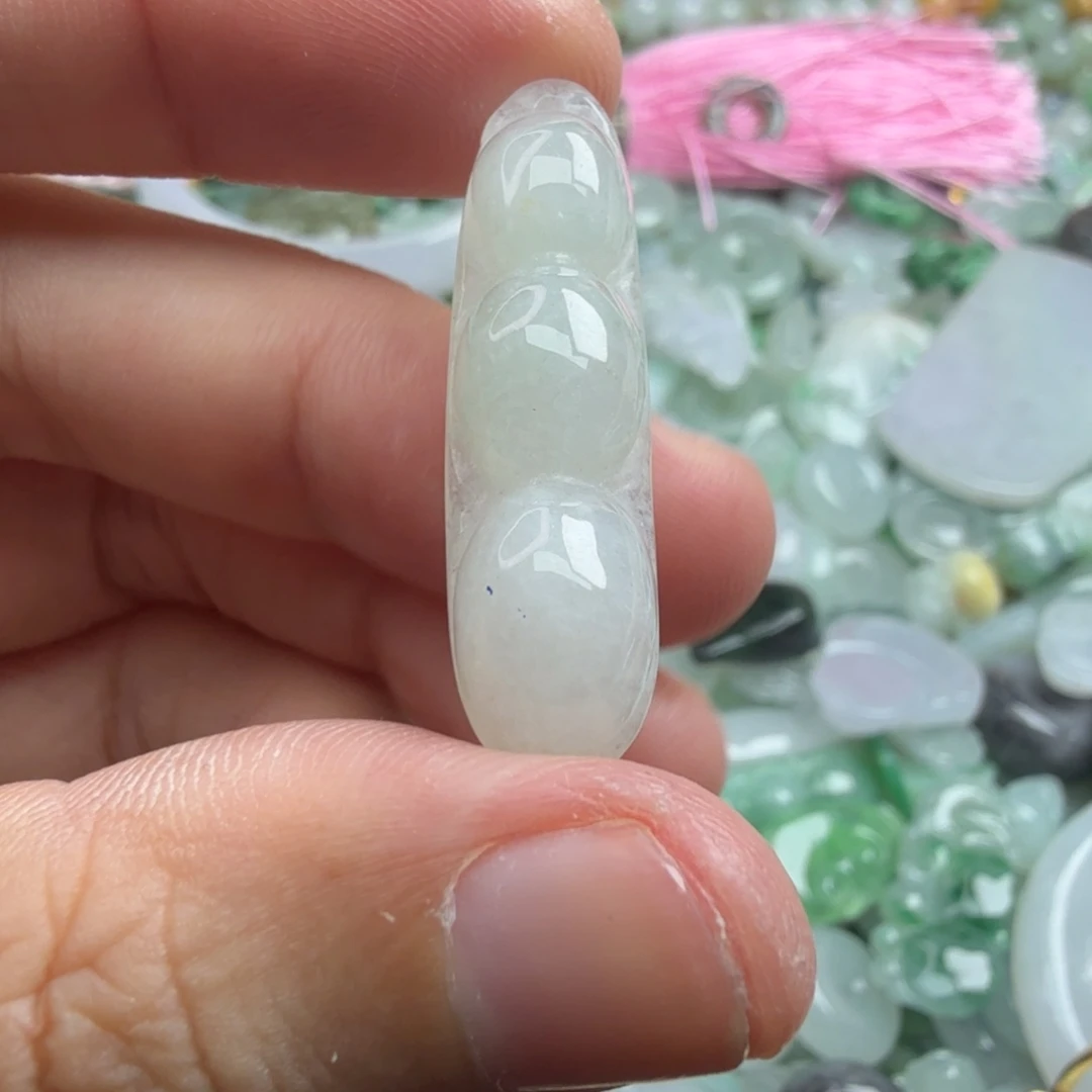 翡翠未镶嵌颈饰008