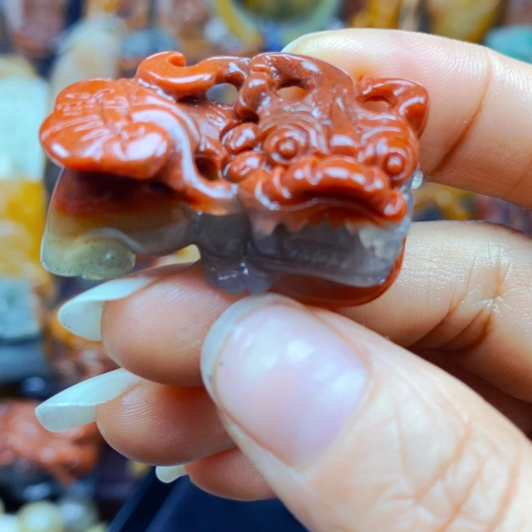 石英质玉（黄龙玉）未镶嵌颈饰