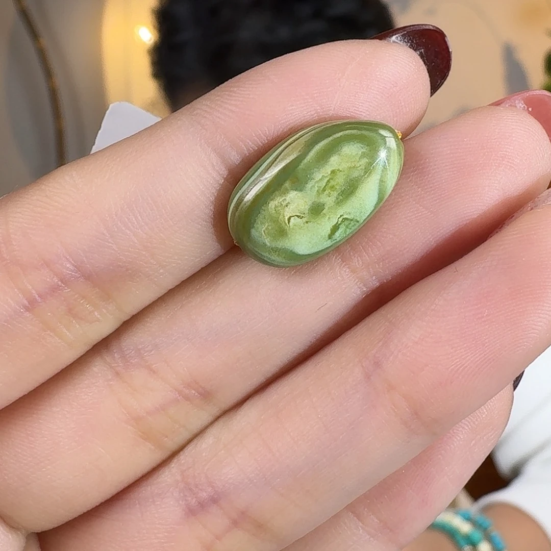 绿松石未镶嵌挂件