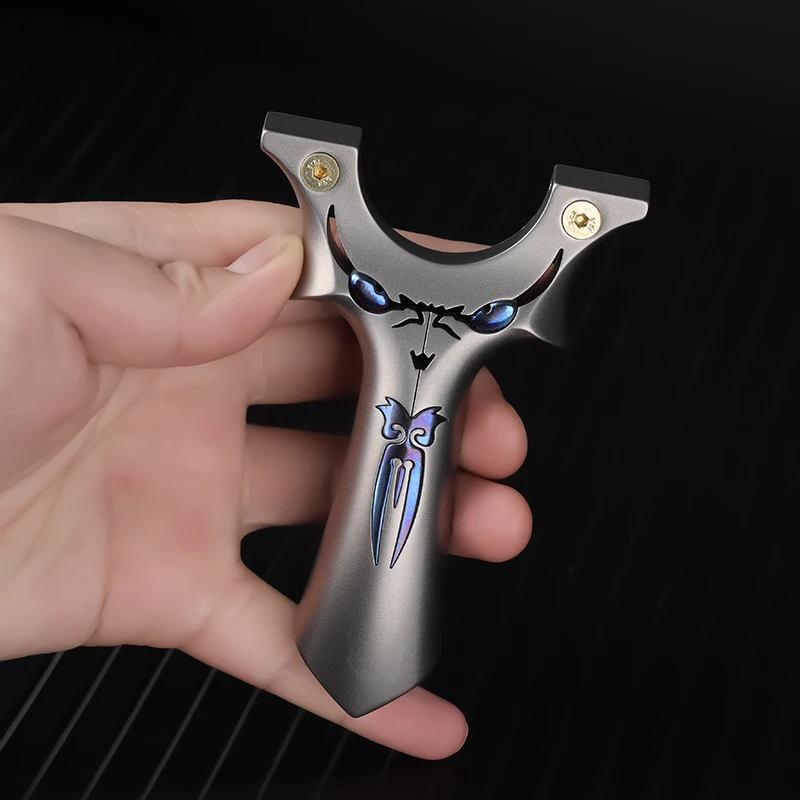 高端恶魔三代钛合金龙齿扁皮弹弓户外成人射击精准玩具