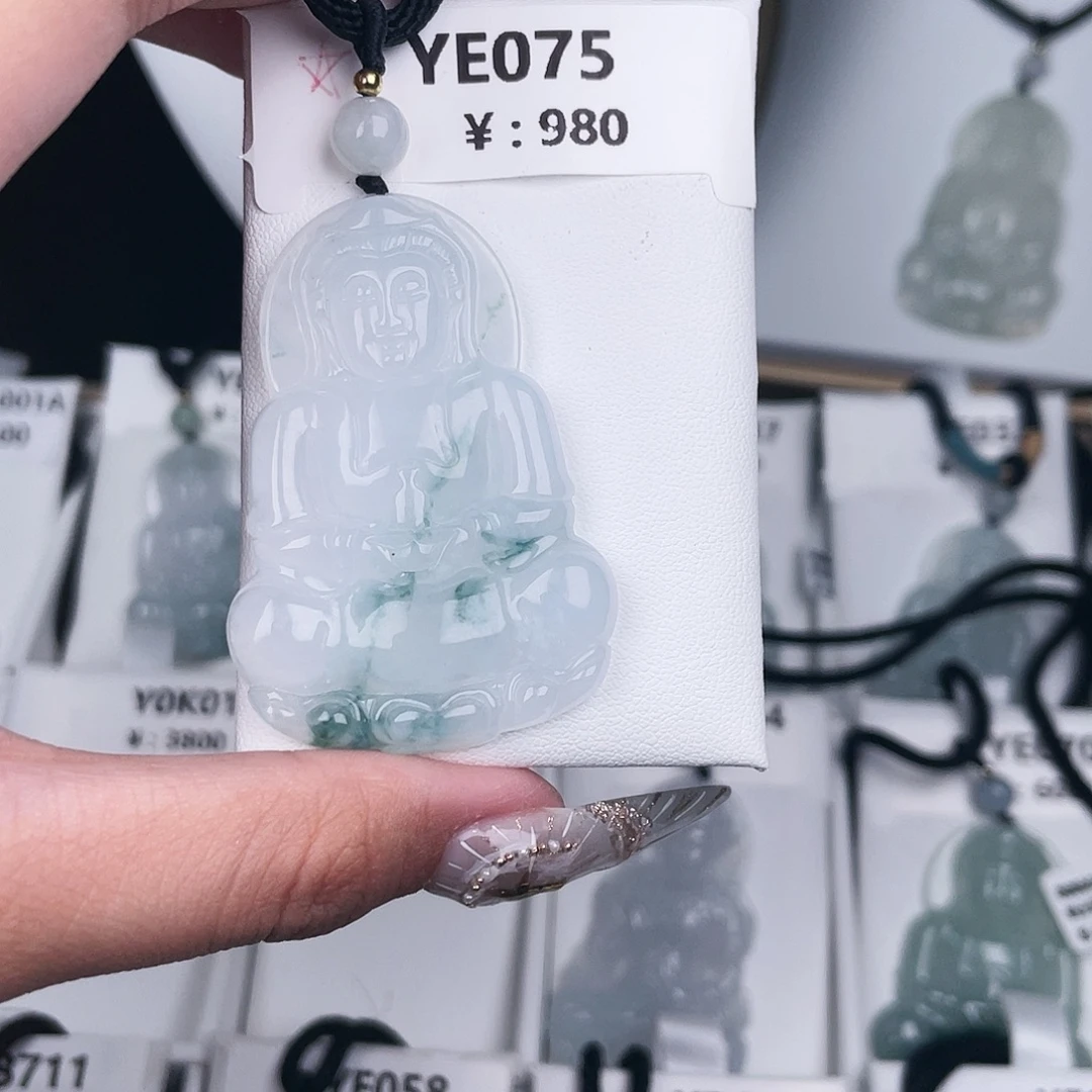 翡翠未镶嵌颈饰YE075