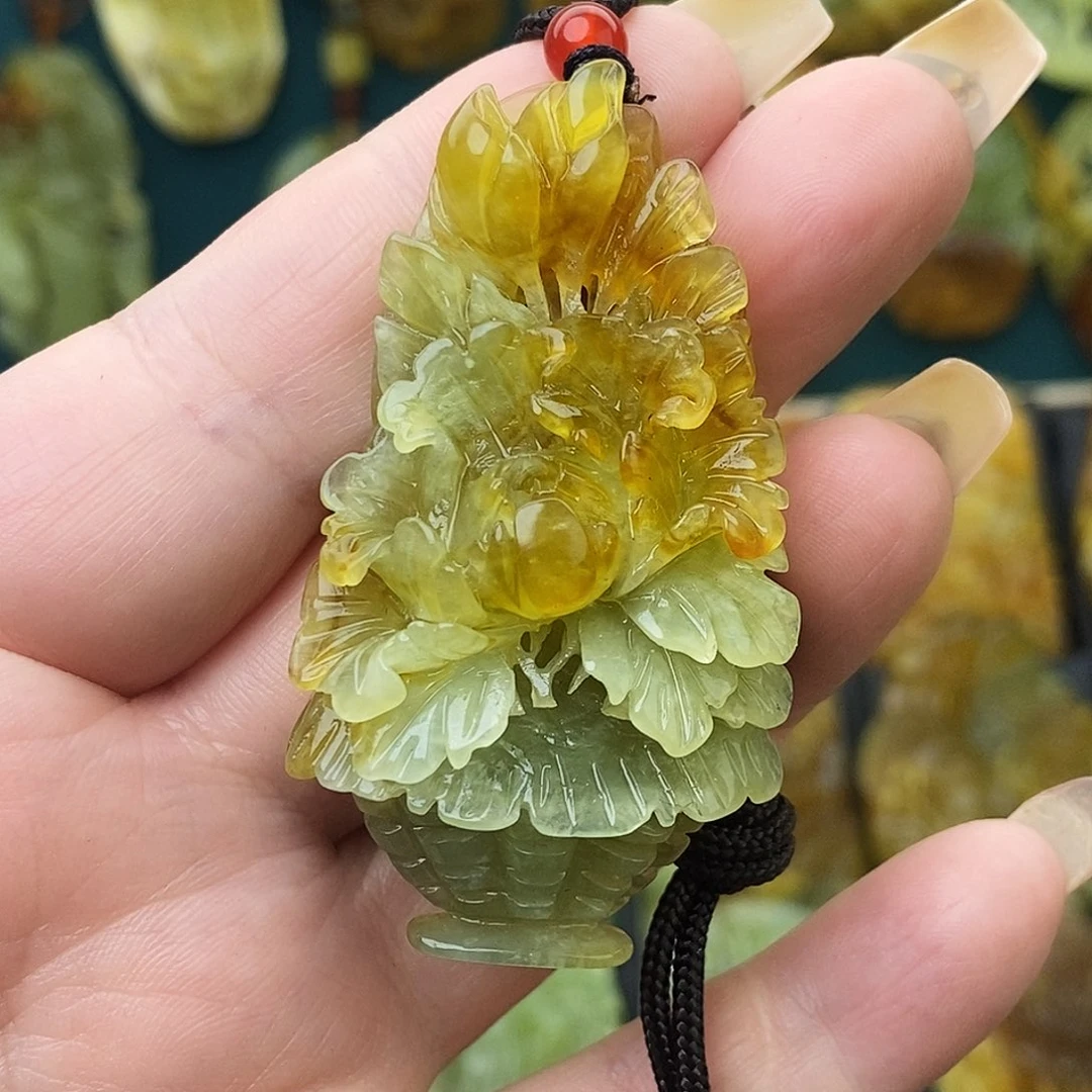 未镶嵌蛇纹石玉颈饰牡丹花