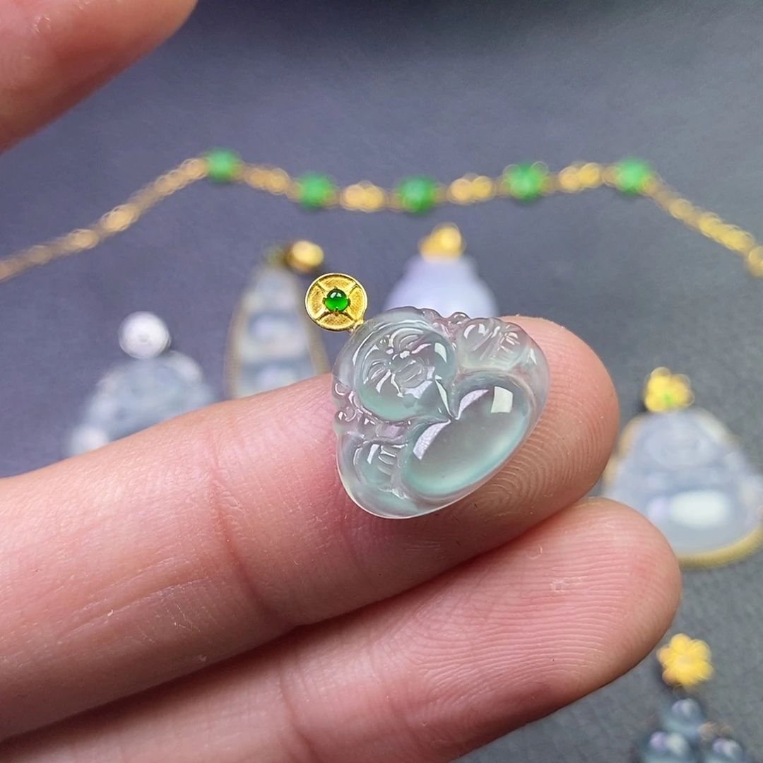 颈饰18K金镶嵌翡翠