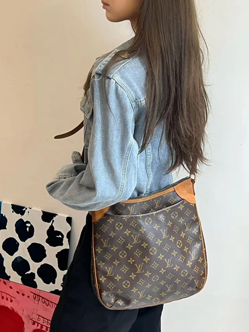 95新 LouisVuitton/路易威登 Odeon竖版老花牛角包/斜挎包