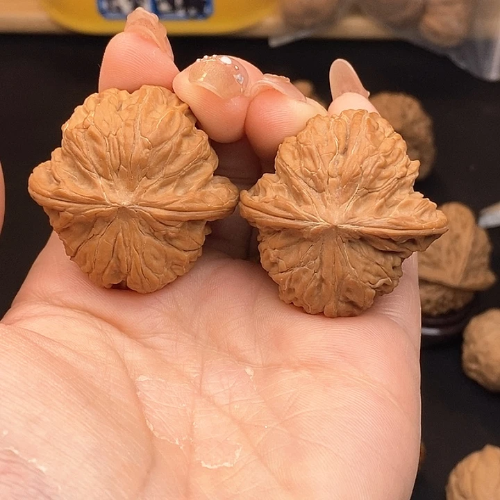 文玩核桃吊坠W****J瑕疵单只不退不换