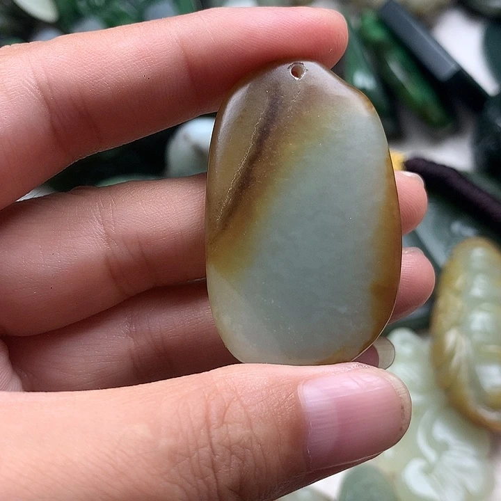 颈饰未镶嵌和田玉