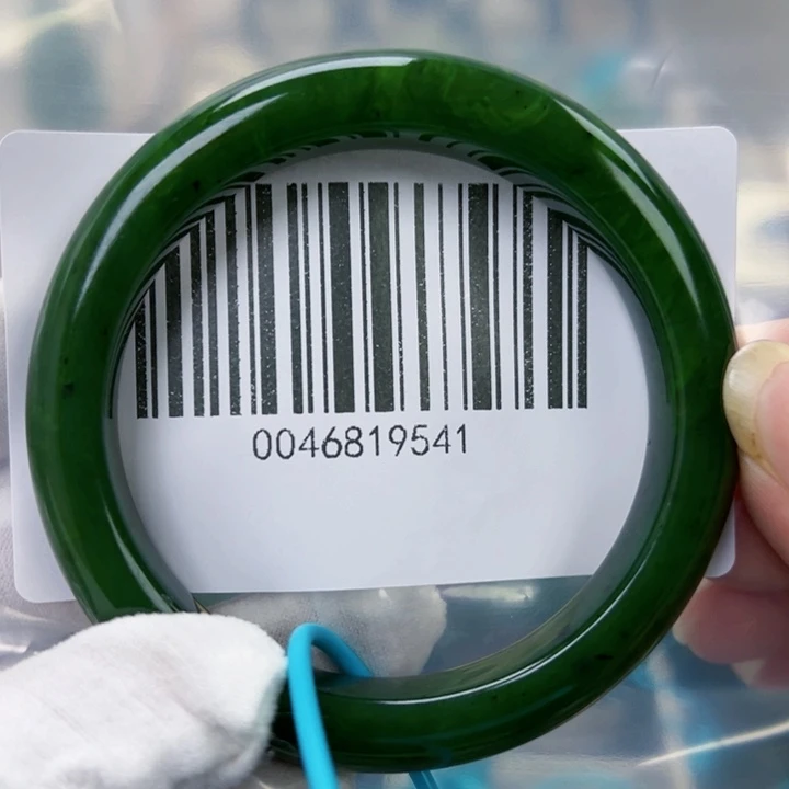 和田玉未镶嵌手镯包容57