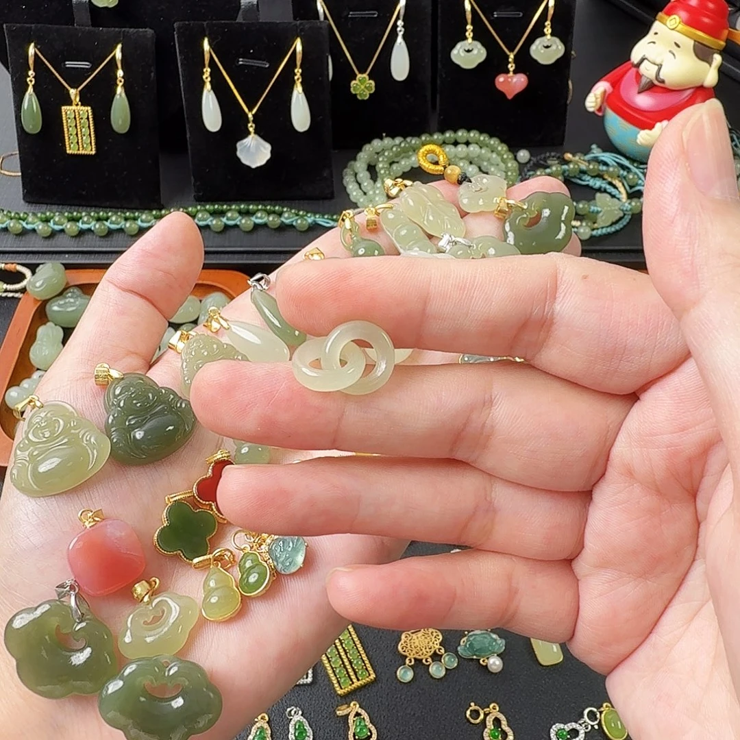 @***邵颈饰未镶嵌和田玉