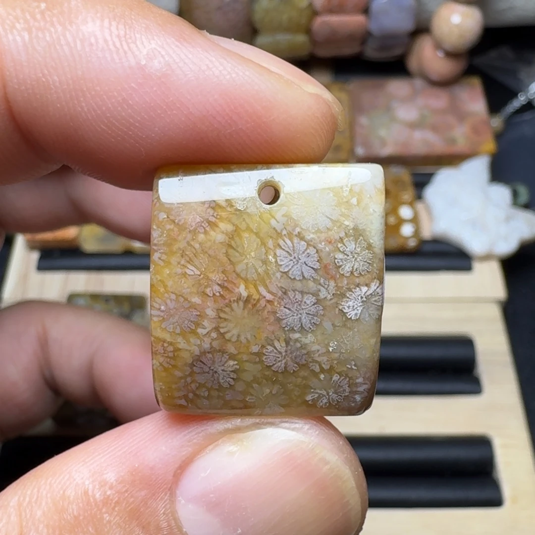 硅化玉未镶嵌纯天然色有机玉石保真色