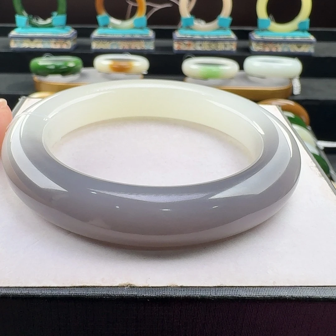 未镶嵌手镯和田玉58.5高品无色飘半山水烟紫