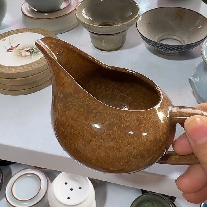 主人杯一个，瓷。。。