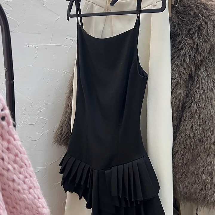 小***.棉下面百褶 黑色吊带裙XS