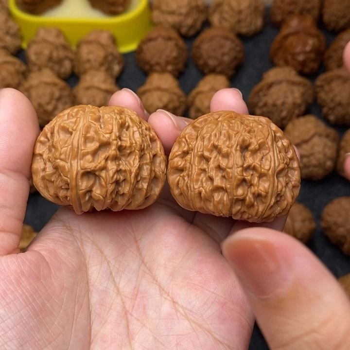 文玩核桃把件白狮子40