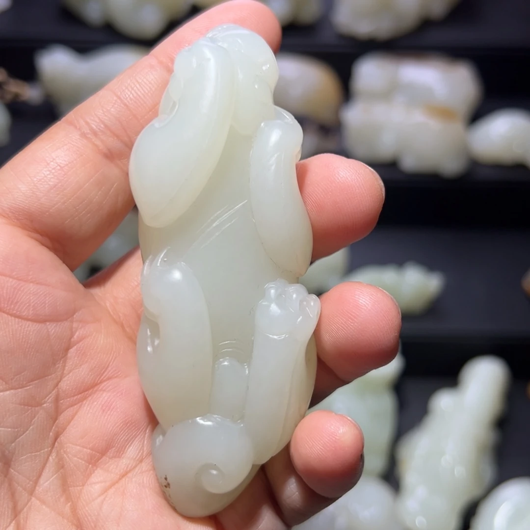 J***0和田玉未镶嵌颈饰