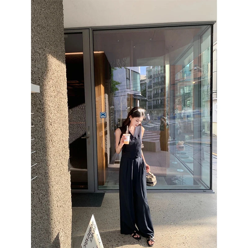 夏季2025老钱风休闲百搭时髦设计感无袖马甲上衣高腰直筒裤阔腿裤