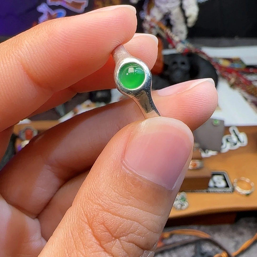 Y***美翡翠银S925镶嵌戒指