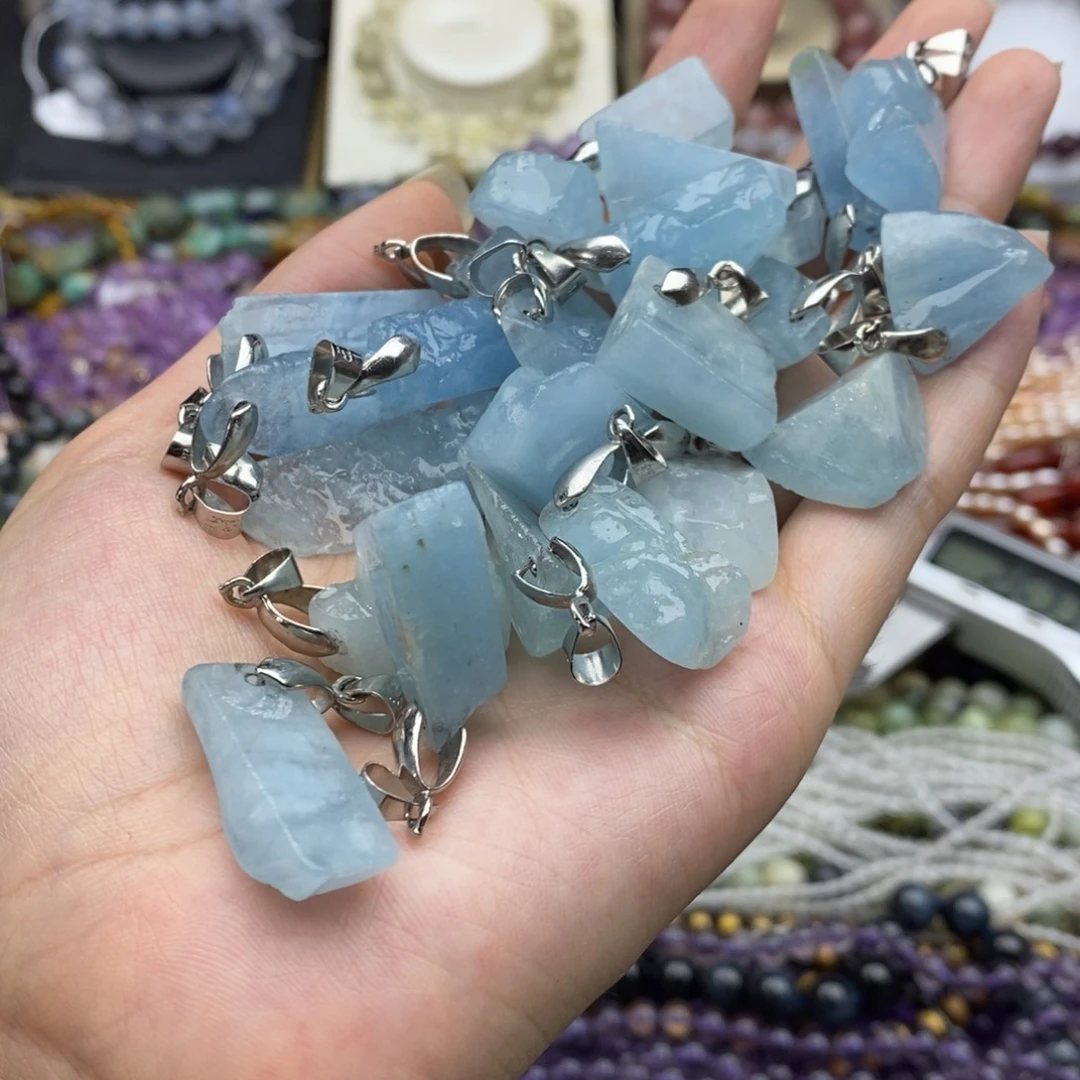 未镶嵌玛瑙/玉髓珠宝半成品一个天然海蓝宝原石吊坠送皮绳