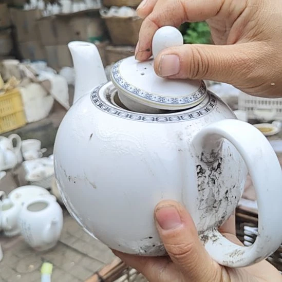 库存微瑕多孔茶壶一个