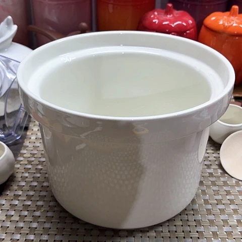 微瑕，不能明火，口径21高14无盖