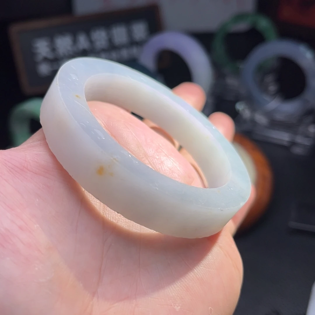 定制翡翠未镶嵌翡翠手镯