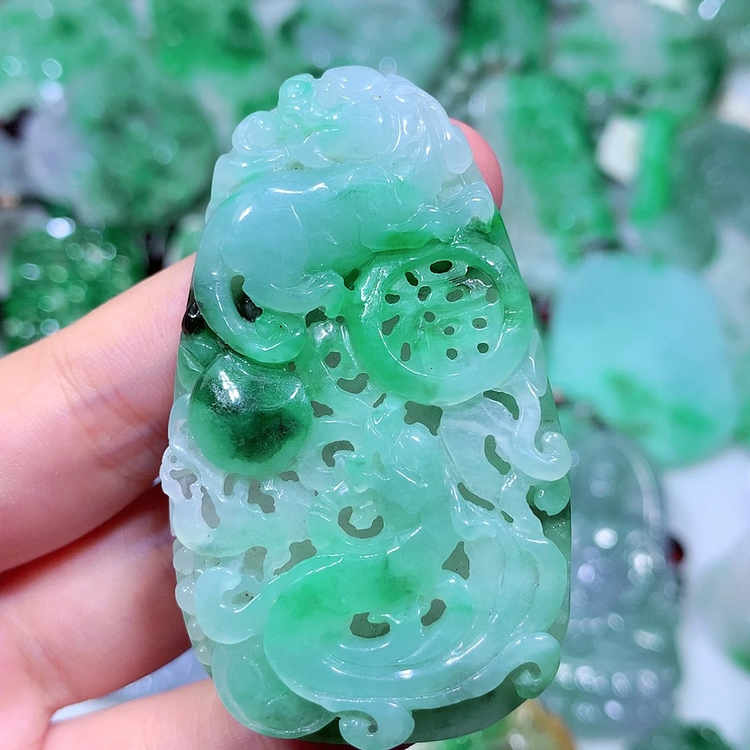 吊坠(不含链)未镶嵌翡翠
