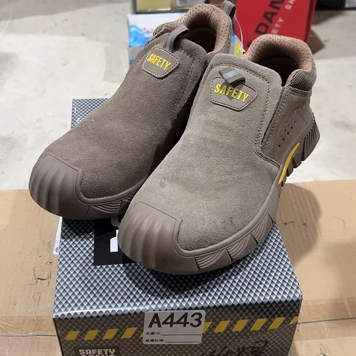 编码443号。44码防砸防刺劳保鞋。鞋面色差