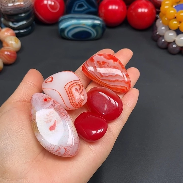 奇***起未镶嵌玛瑙/玉髓珠宝奇石
