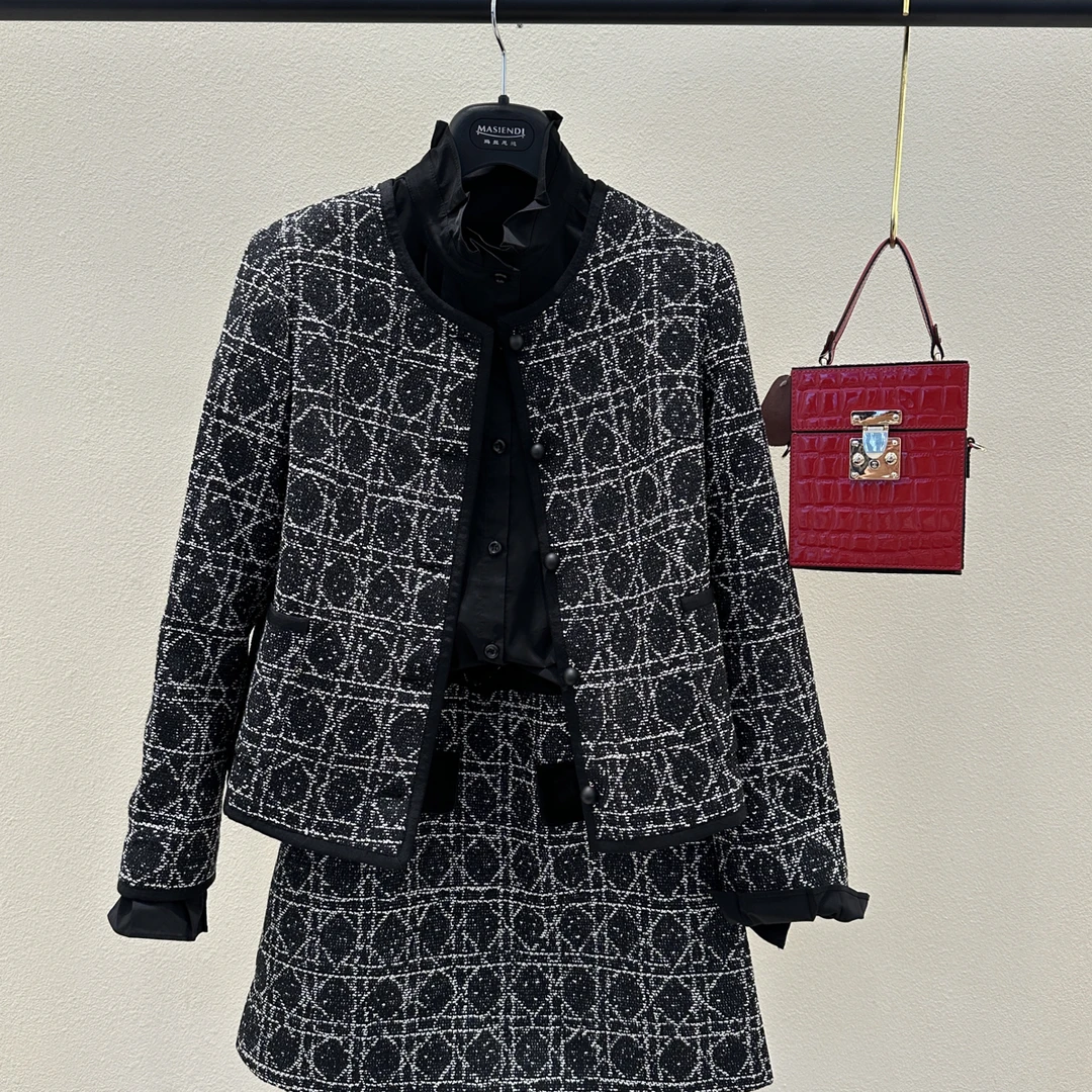 印花女休闲法式黑色西服短款圆领短外套单排扣小香风