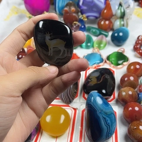 玛瑙/玉髓颈饰合金