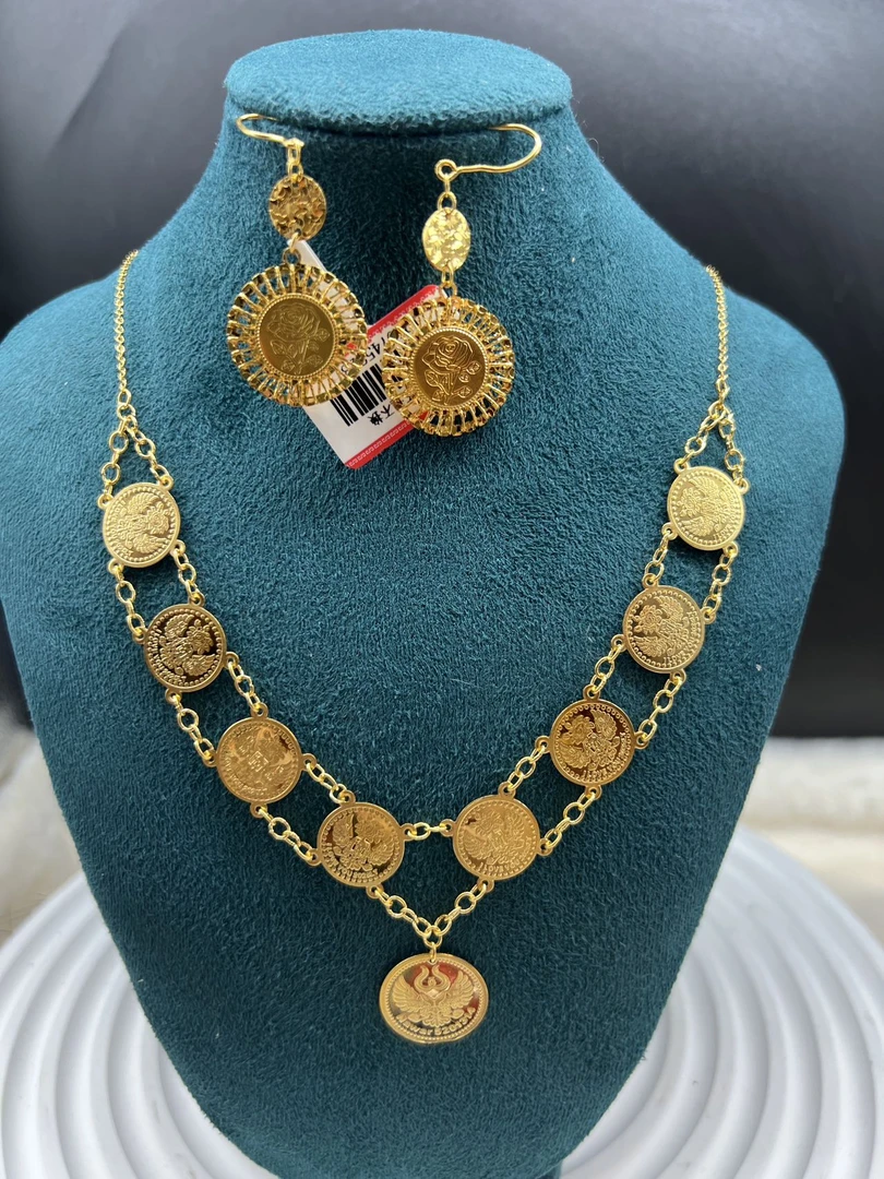 合金项链 镂空宽面时尚手镯手工气质轻奢百搭复古金色重工中古