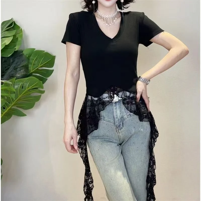 2025年韩系休闲时尚气质蕾丝拼接V领短袖T恤女
