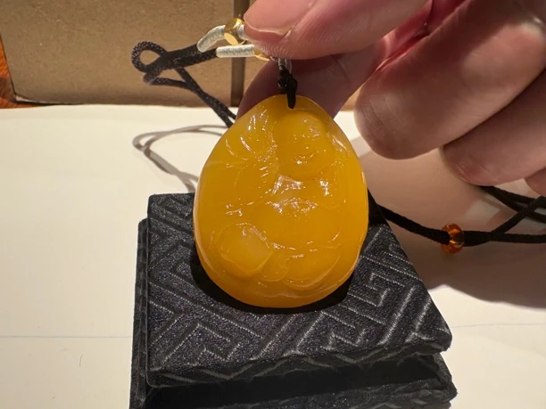 寿山石黄色汶洋挂件