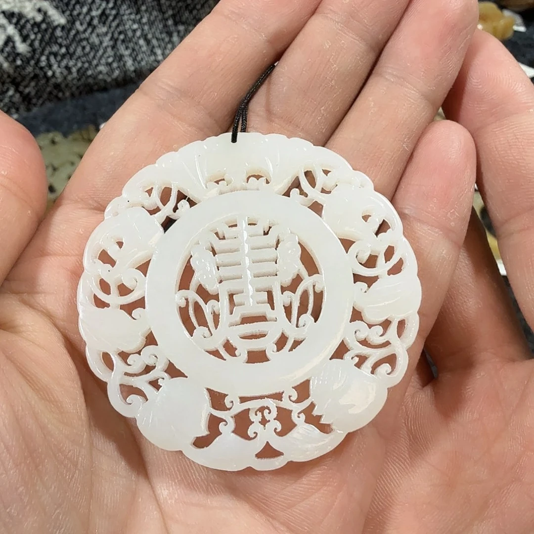 和田玉挂件未镶嵌光**流