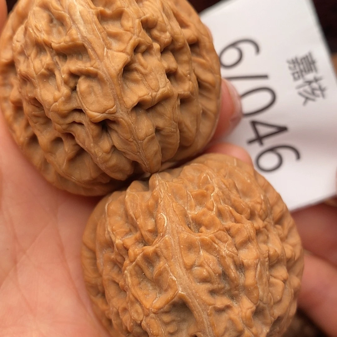 淡***然把件文玩核桃47.5红锦鲤