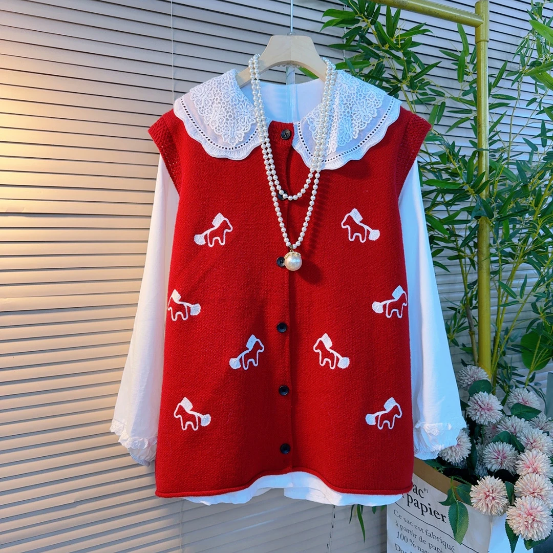 9893胖mm欧货韩系新年款针织开衫马甲搭娃娃领衬衫设计感减龄套装