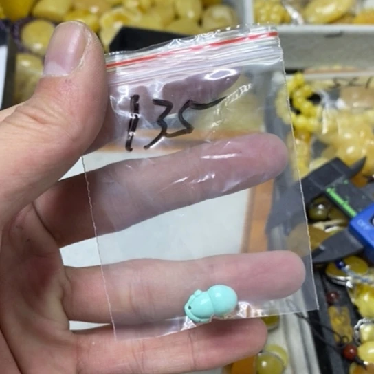 蜜蜡裸石未镶嵌小*?吊坠