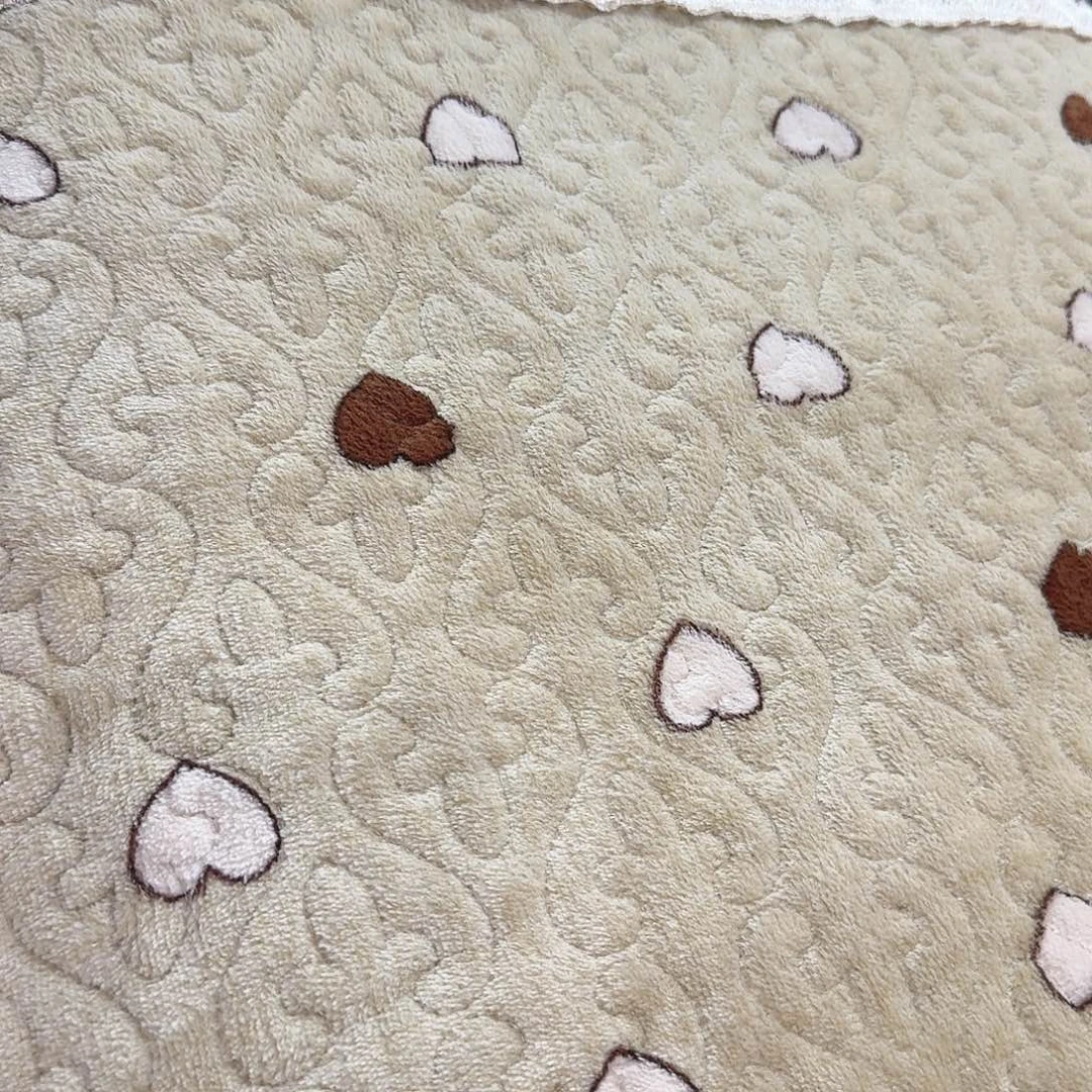 银鼠毛4米深咖色爱心