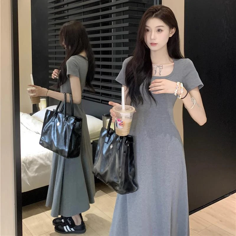 灰色方领短袖T恤连衣裙女夏季纯棉气质高级感修身收腰大摆长裙子