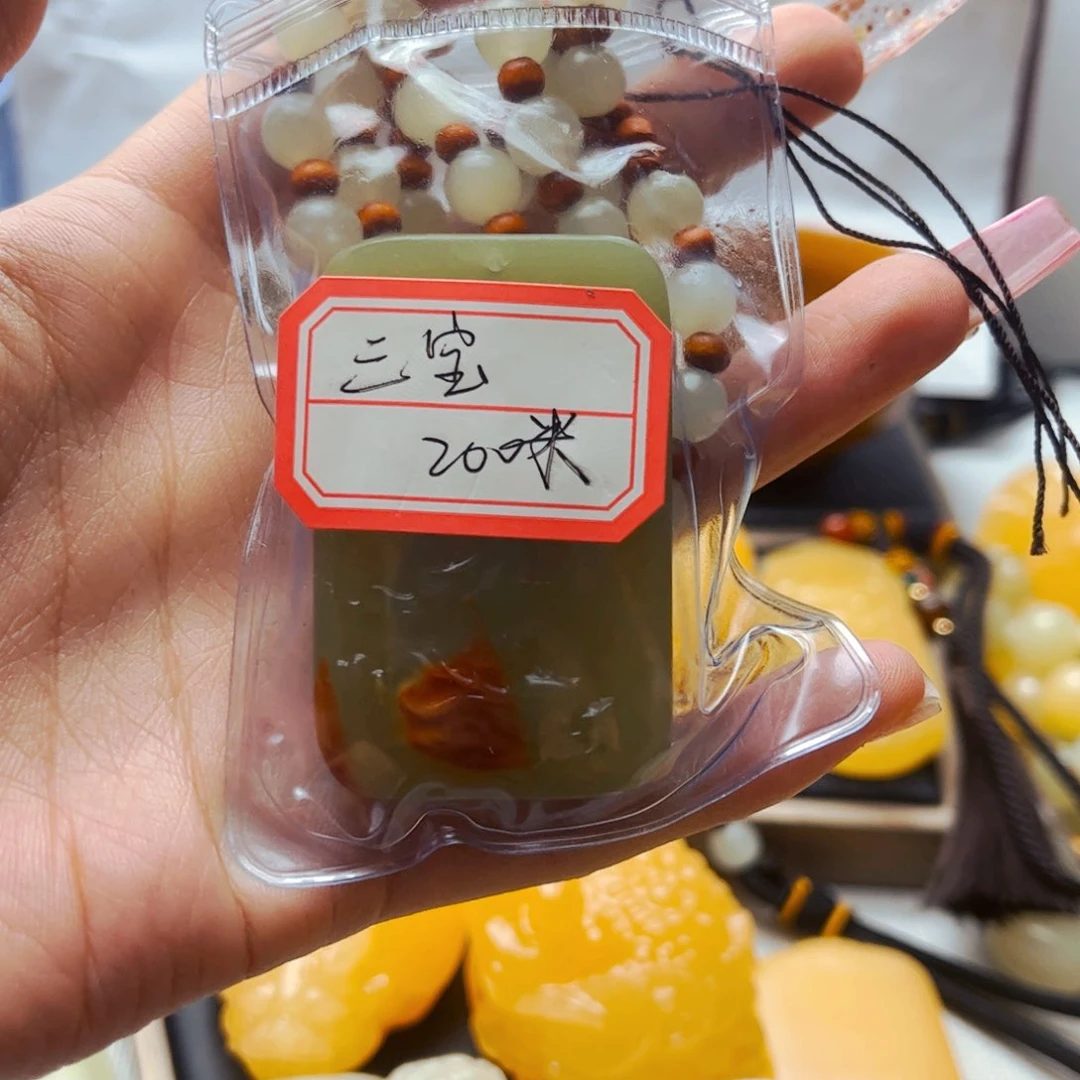 纯天然原石雕刻精美