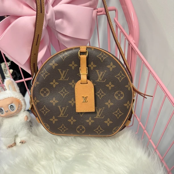 95新 LouisVuitton/路易威登 软饼大号斜挎包/jm