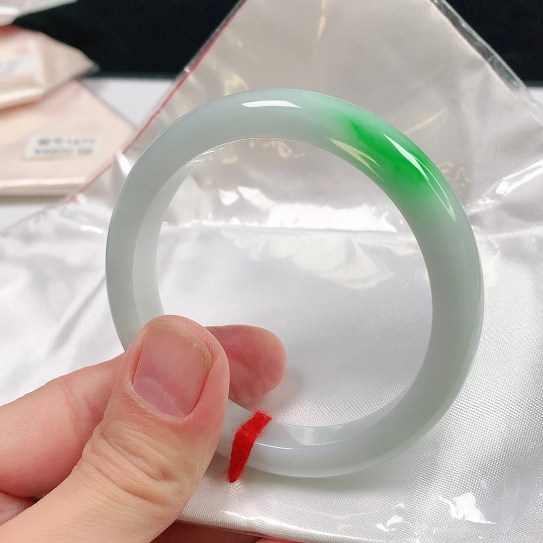 翡翠未镶嵌手镯1444