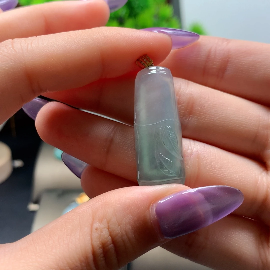 翡翠18K金镶嵌吊坠(赠链)