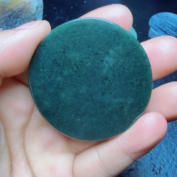 和田玉（糖玉）未镶嵌珠宝奇石