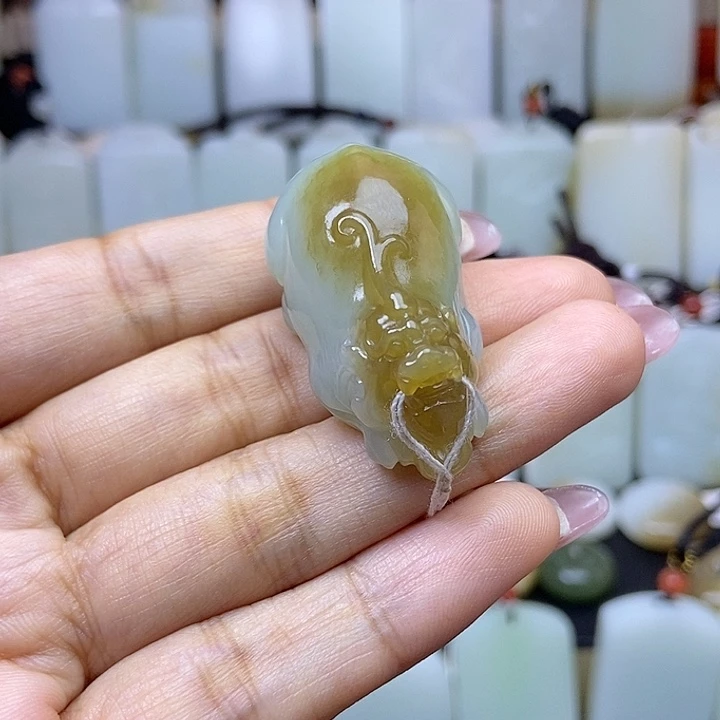 和田玉未镶嵌颈饰悠*