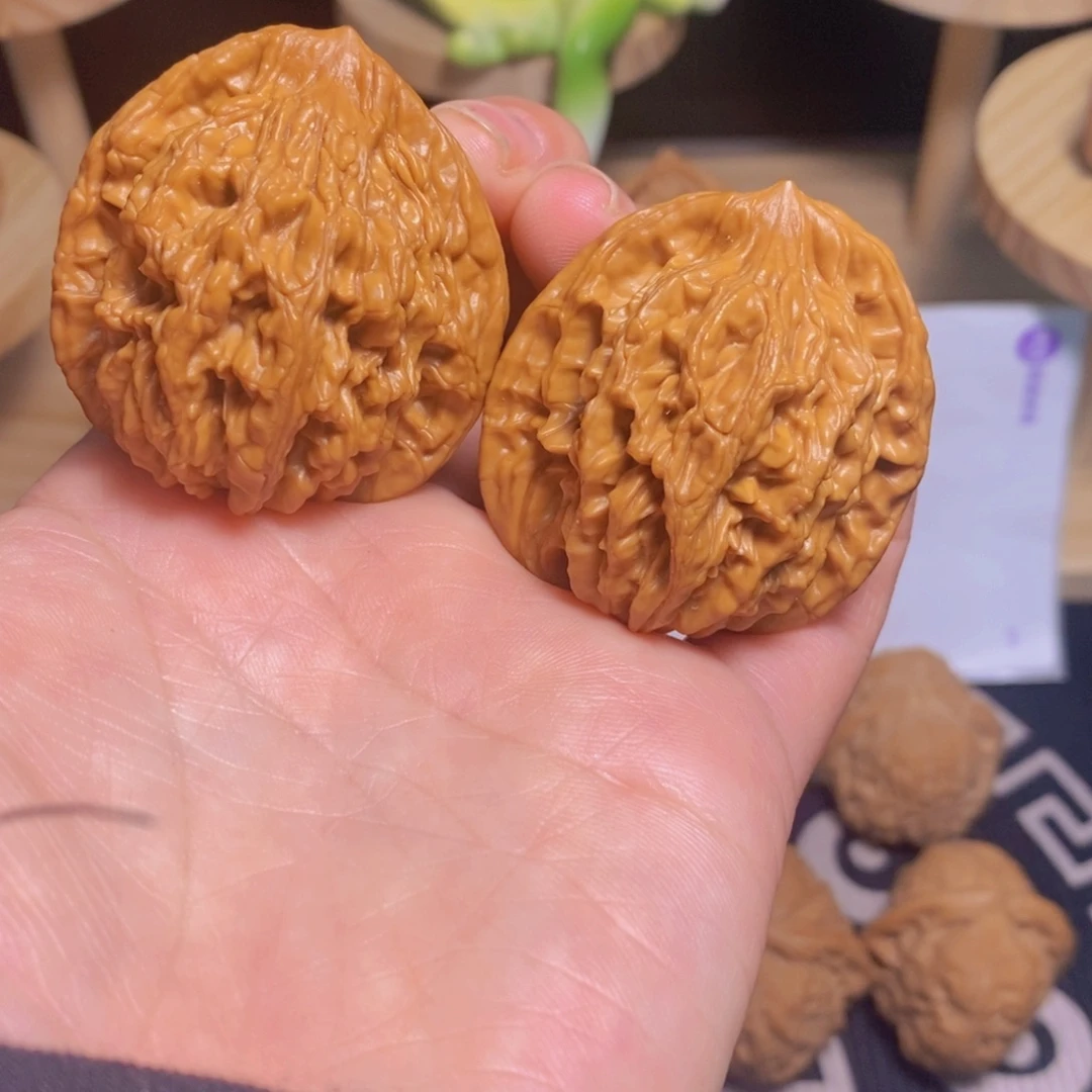 文玩核桃吊坠麦虎42