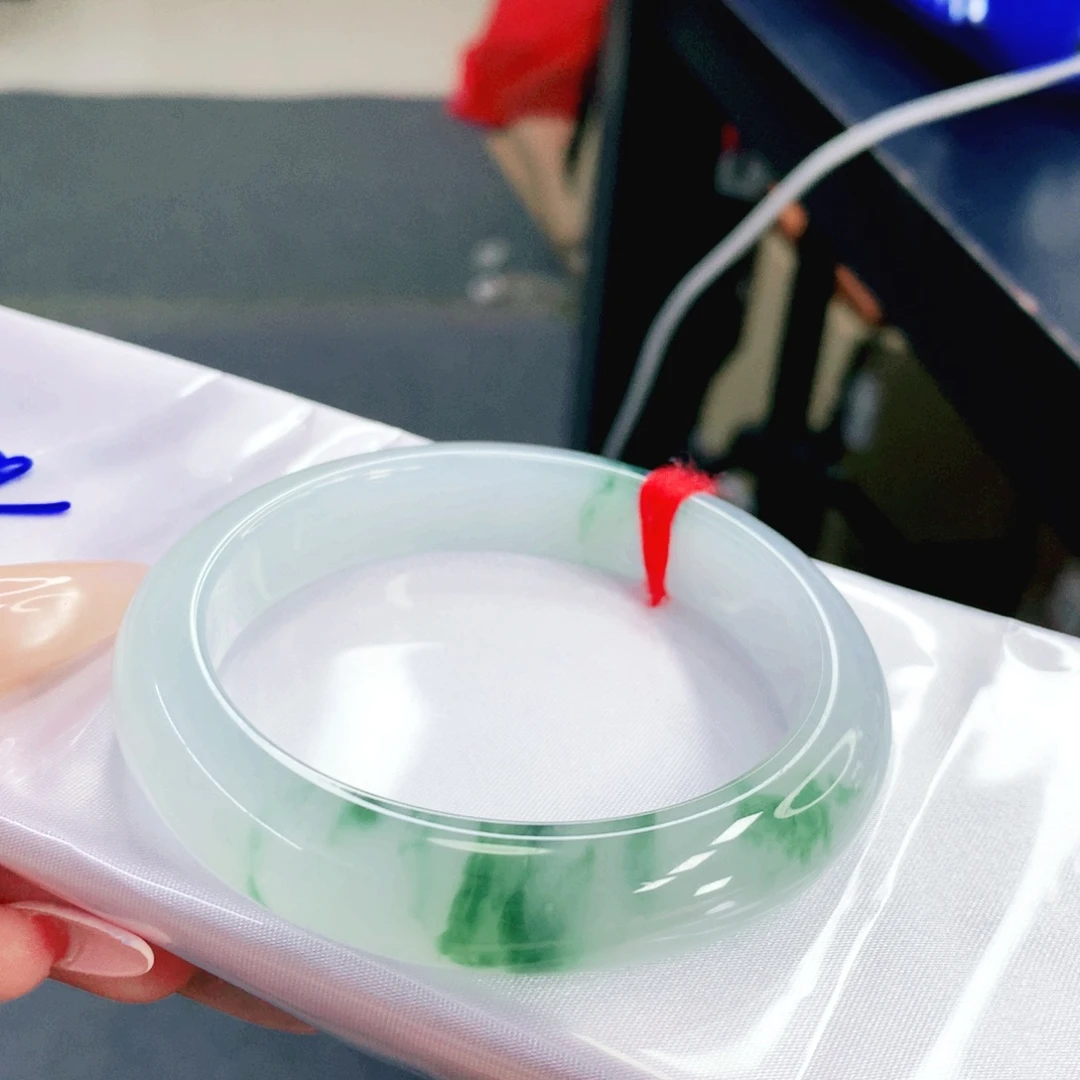 翡翠未镶嵌手镯55.56