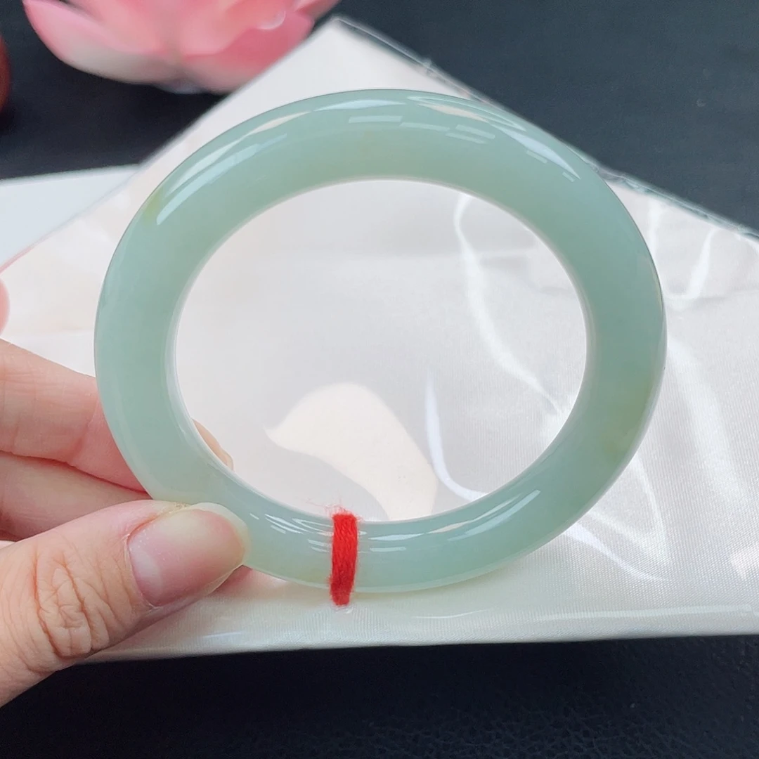 翡翠未镶嵌手镯绿晴