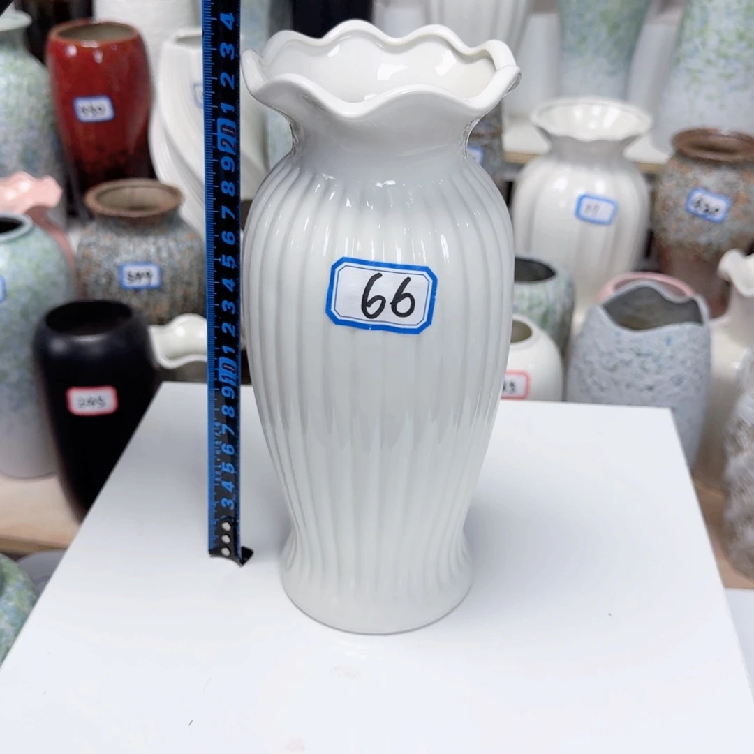 66号陶瓷高23厘米一个