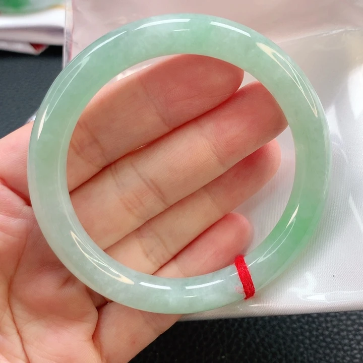 翡翠手镯未镶嵌57圆