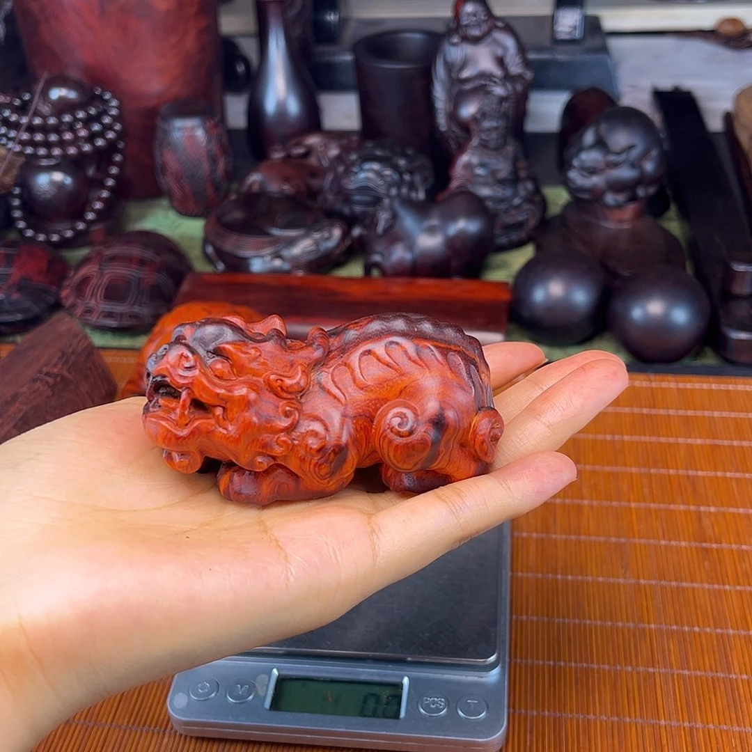 檀香紫檀（小叶紫檀）貔貅红飘黑